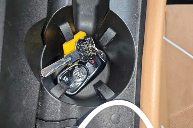 Used Buick LaCrosse 2016 20T Elite Edition Vehicle Key