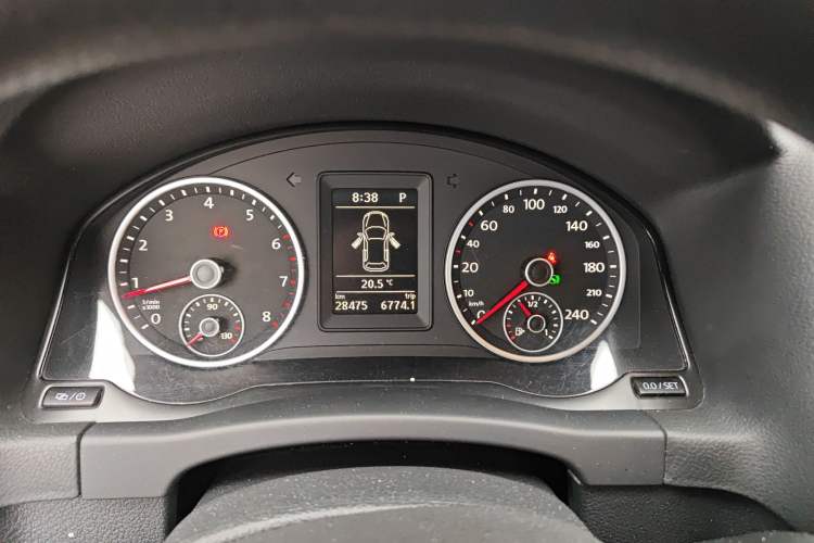 Used Volkswagen Tiguan 2016 280TSI Automatic Two-Wheel-Drive Silk Road Style Edition Instrument Cluster