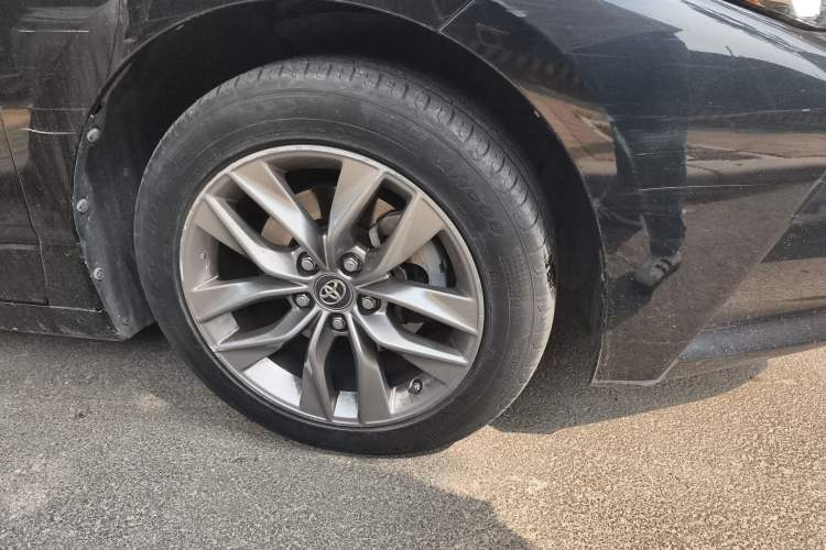 Used Toyota Avalon 2019 2.0L Luxury Edition China VI Standard Right Front Wheel Hub