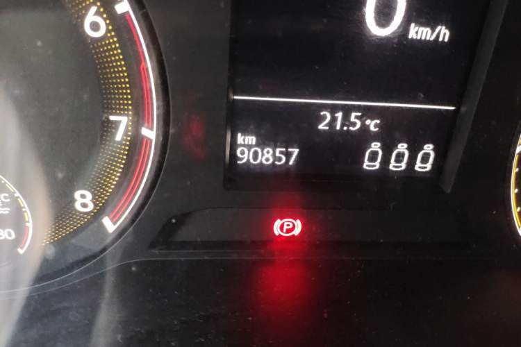 Used Volkswagen Bora 2020 1.5L Manual Comfort Version Odometer Close Up