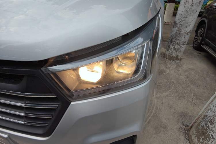 Used Foton Scenic G5 2021 2.0T Diesel Commercial Version 6-Seater Multi-Purpose Passenger Vehicle 4F20TC3