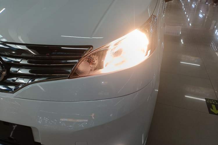 Used Nissan NV200 2016 Revised Version 1.6L CVT Luxury Edition
