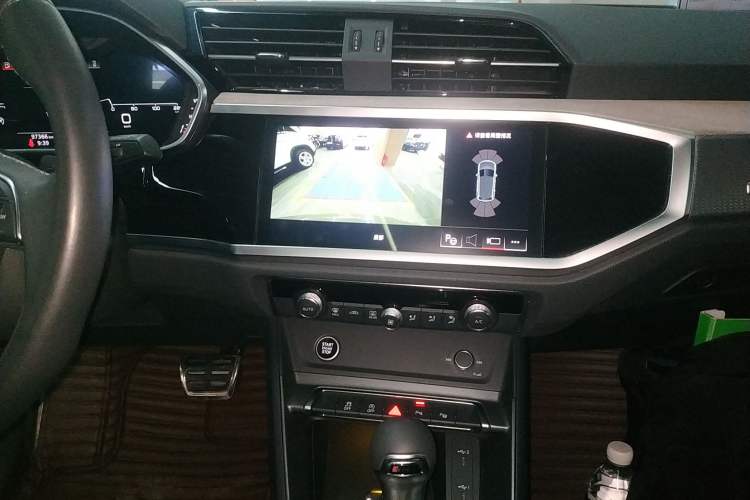 Used Audi Q3 2024 35 TFSI Fashion Dynamic Edition Audio And AC Panel