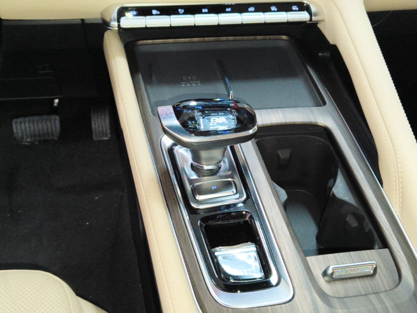 Geely Auto Monjaro L 2026 Model Oriental Yao 2.0TD Automatic Lanxing Edition — снимка 16