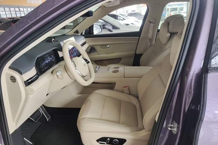 Used Hima AITO M5 2025 Extended-Range Ultra All-Wheel-Drive Version Left Front Seat