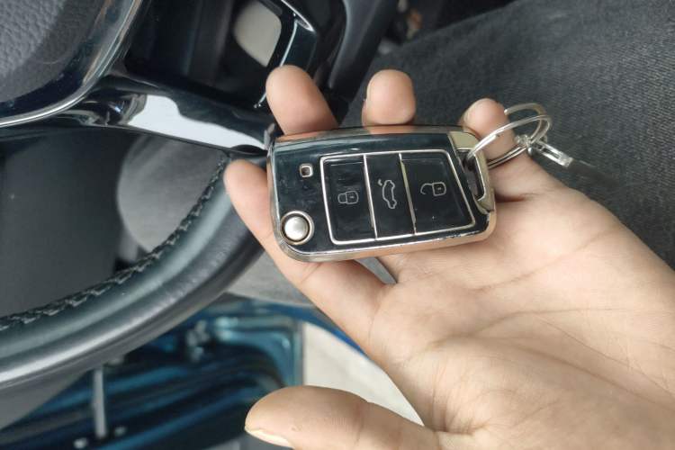 Used Volkswagen Tharu 2022 280TSI Two-Wheel-Drive Luxury Edition Vehicle Key