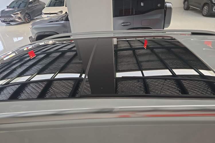 Used Volkswagen Tiguan L 2023 330TSI Automatic Two-Wheel Drive R-Line Enjoyment Edition