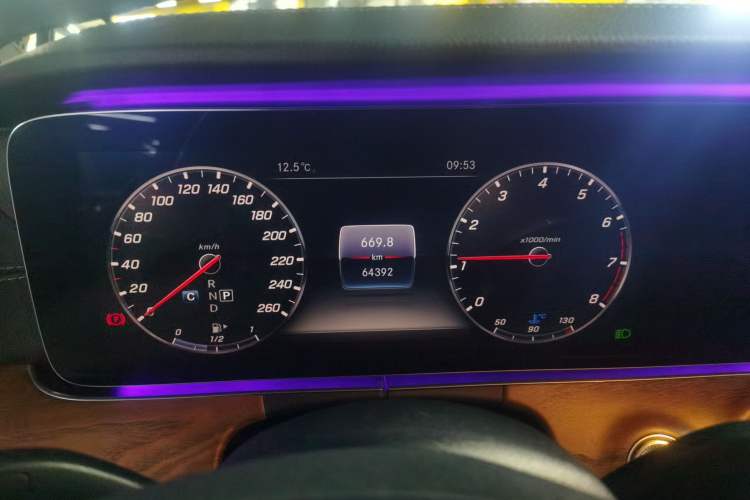 Used Mercedes-Benz E-Class 2016 E 300 L Stylish Model
