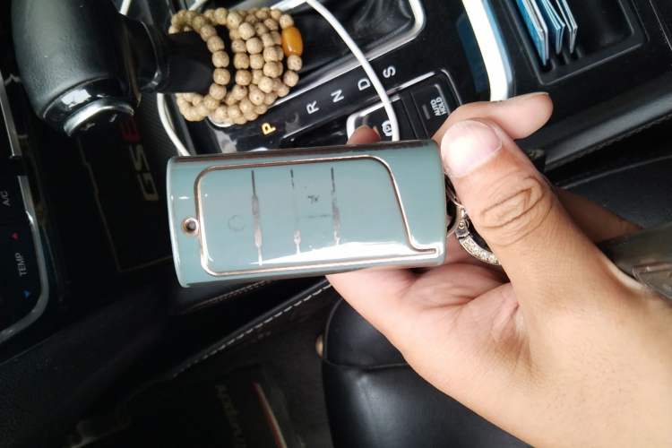 Used GAC Trumpchi GS8 2017 320T Two-Wheel Drive Luxury Smart Connectivity Version (7 Seats) Vehicle Key