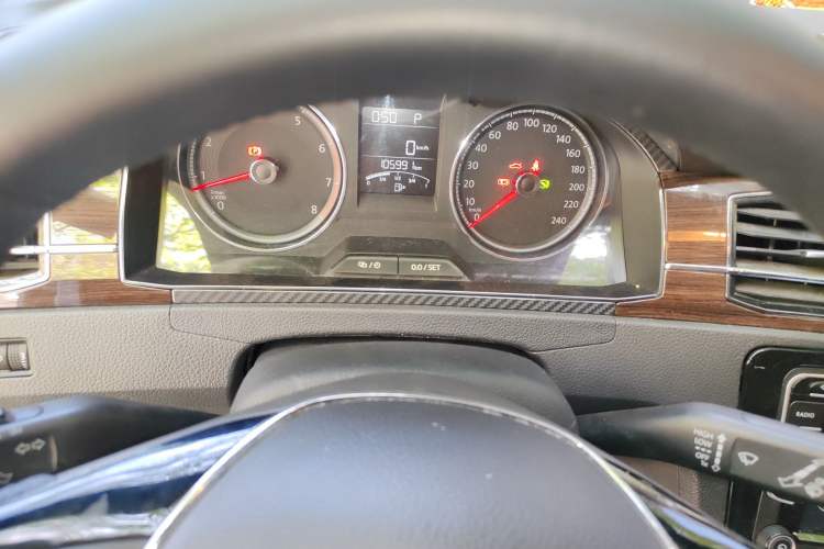 Used Volkswagen Santana 2017 Haval H9 1.6L Automatic Comfort Edition
