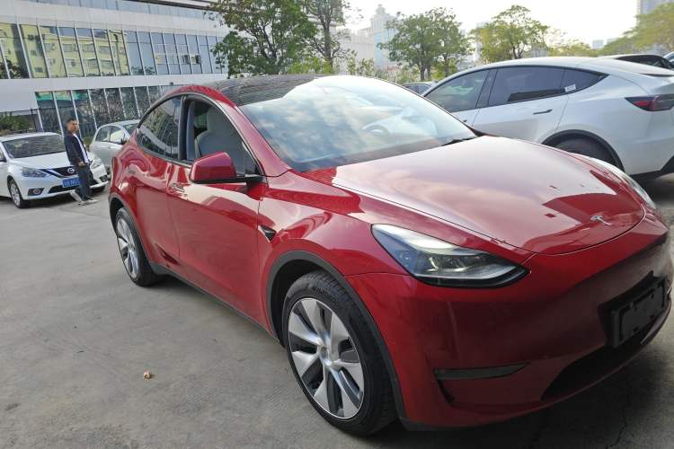 Used Tesla Model Y 2022 Long-Range All-Wheel-Drive Version