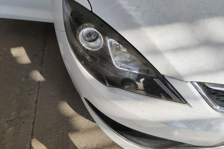 Used Chery Fengyun 2 2016 1.5L Manual Value Edition Right Front Headlight