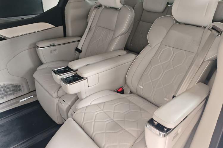 Used Volvo EM90 2025 Ultra Six-Seater