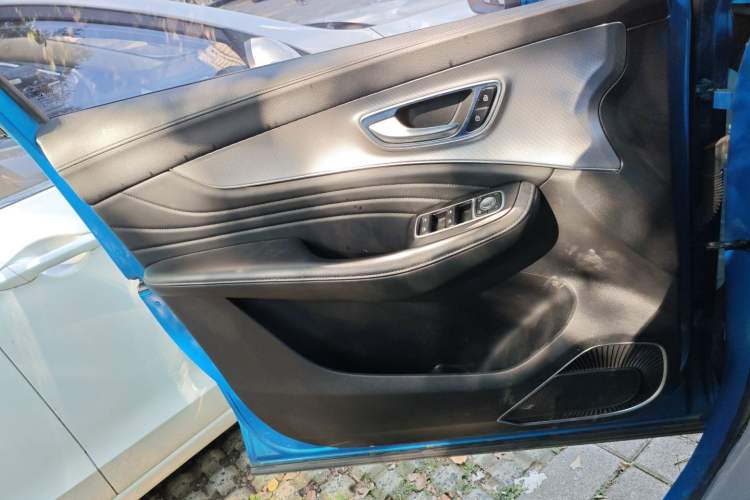 Used Roewe RX5 MAX 2019 300TGI Automatic 4G Connect Luxury Edition
