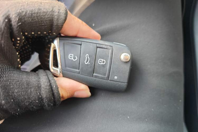 Used Volkswagen Sagitar 2019 280TSI DSG Luxury Version China VI Standard Vehicle Key