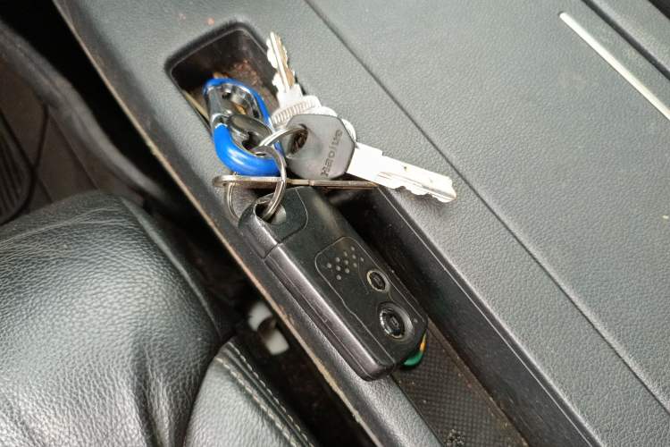 Used Honda CR-V 2013 2.4L two-wheel drive luxury version Vehicle Key