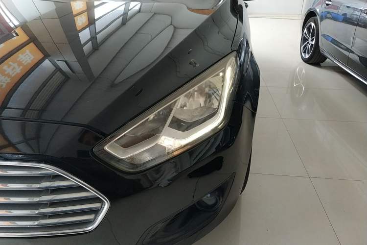 Used Ford Escort 2015 1.5L Automatic Comfort Edition
