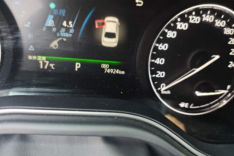 Used Toyota Avalon 2019 Dual-Engine 2.5L XLE Prestige Version China VI Standard