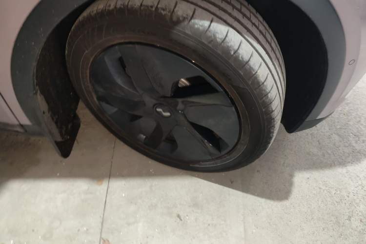 Used ONVO L60 2024 60 kWh Rear-Drive Version Right Front Wheel Hub