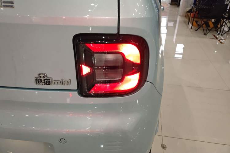 Used Geely Galaxy Panda 2023 Panda Mini 200km Endurance Bear
