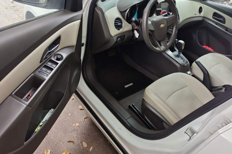 Used Chevrolet Cruze 2015 1.5L Classic SE AT
