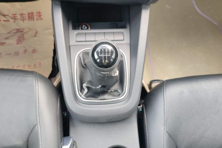 Used Volkswagen Sagitar 2014 Revised Version 1.6L Manual Comfort Edition
