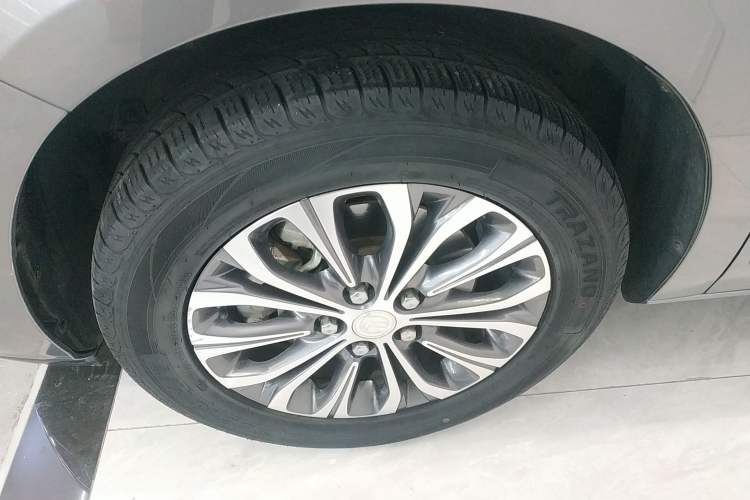 Used Buick GL8 2021 Land Cruiser Executive Class 652T Luxury Model
