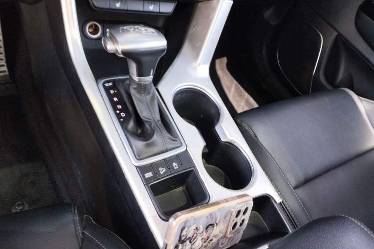 Used Kia KX5 2016 1.6T Automatic Two-Wheel Drive DLX Gear Lever