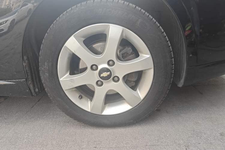 Used Chevrolet Epica 2011 1.8 Comfort Edition MT Right Front Wheel Hub