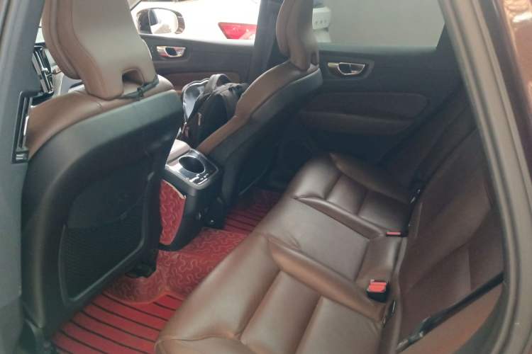 Used Volvo XC60 2019 T5 4x4 Smart Edition China VI Standard Left Rear Seat