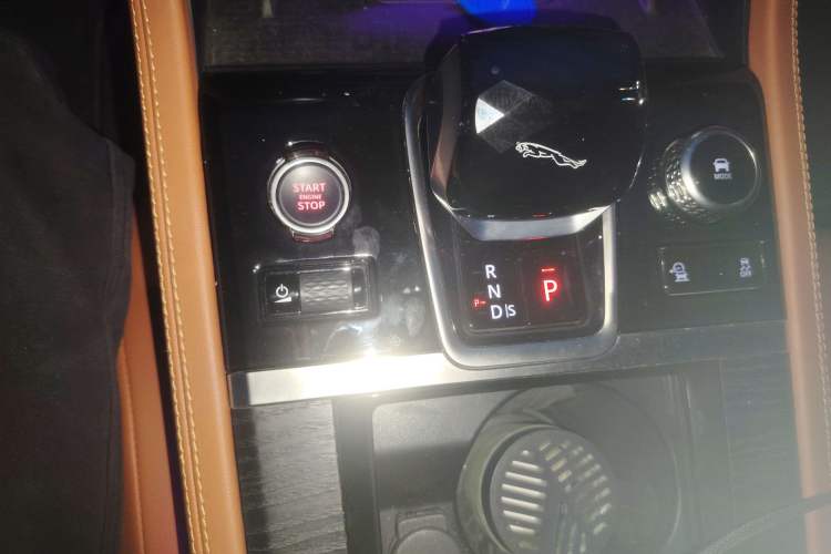 Used Jaguar XFL 2023 XFL 2.0T P250 Two-Wheel-Drive Elite Sport Edition
