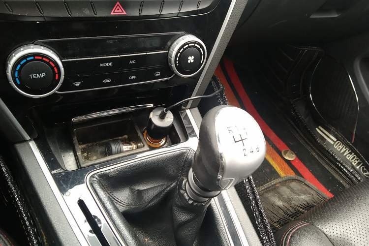 Used Leopaard CS10 2015 2.0T Manual Fashion Edition Gear Lever