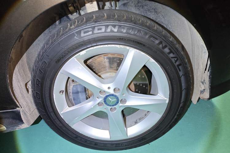 Used Mercedes-Benz M-Class 2012 ML 350 Sport Edition Right Front Wheel Hub