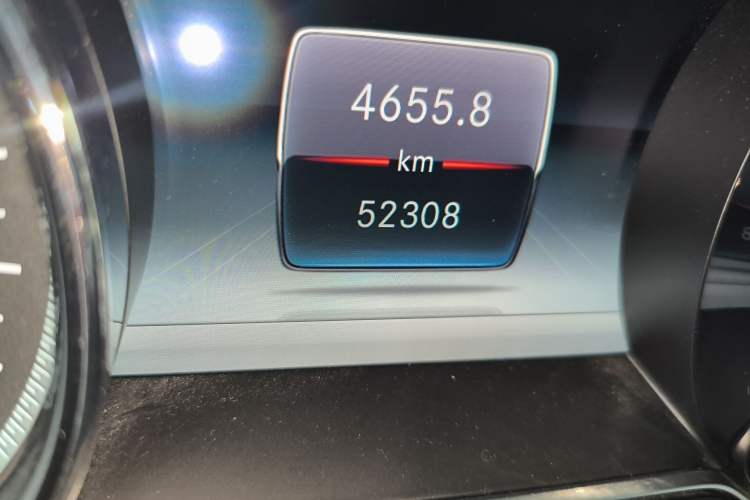 Used Mercedes-Benz E-Class 2019 E 200 Sport Edition Odometer Close Up