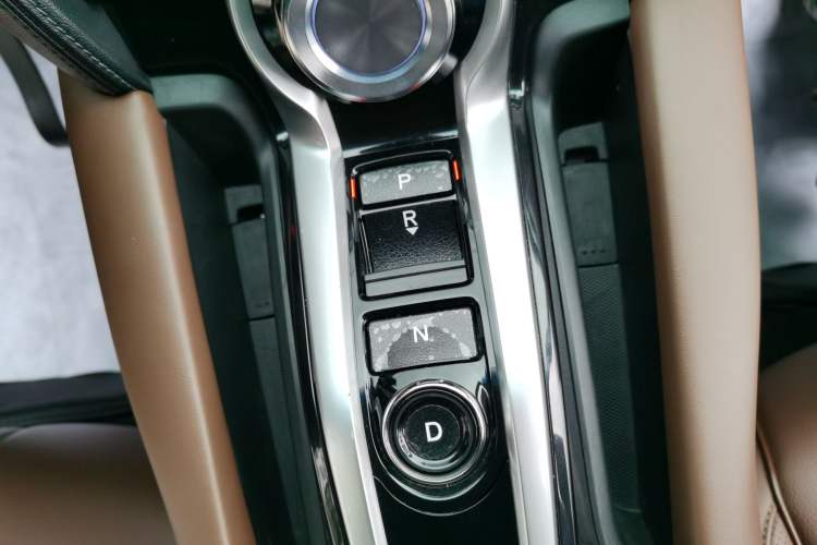 Used Acura CDX 2016 1.5T Two-Wheel Drive Deluxe Edition Gear Lever