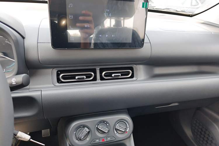 Used Wuling Hongguang New Energy 2024 All-Electric Model 300KM Standard Version
