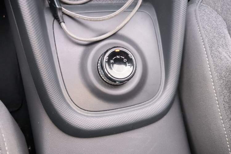 Used Wuling Hongguang New Energy 2025 Extended-Range Hybrid 50KM Comfort Version Gear Lever