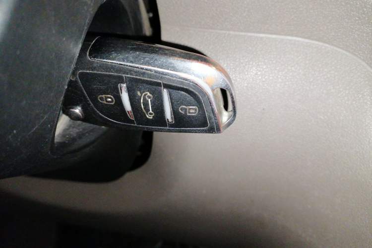 Used Wuling Hongguang 2013 1.5L Comfort Model
