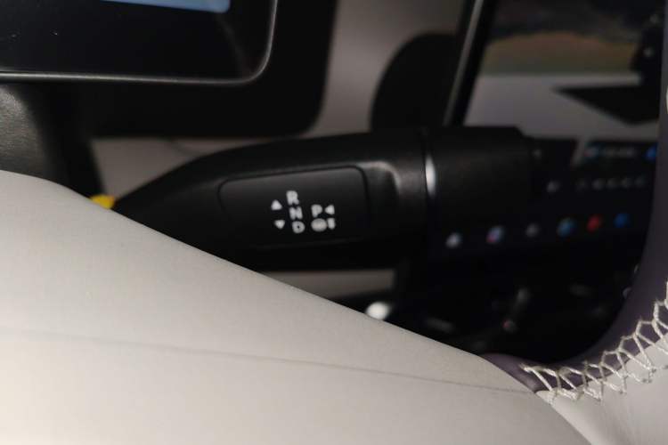 Used Leapmotor B10 2025 510 LiDAR Version Gear Lever