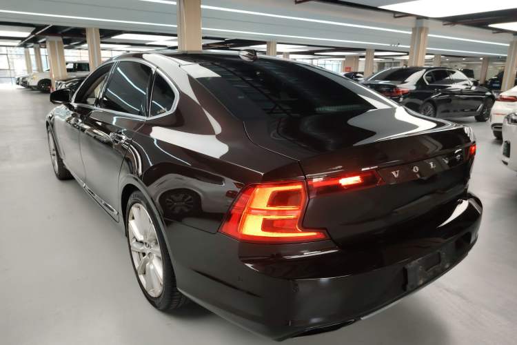 Used Volvo S90 2018 T5 Prestige Edition