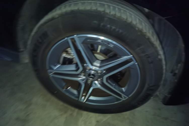 Used Mercedes-Benz GLE 2023 GLE 450 4MATIC Stylish Model Right Front Wheel Hub