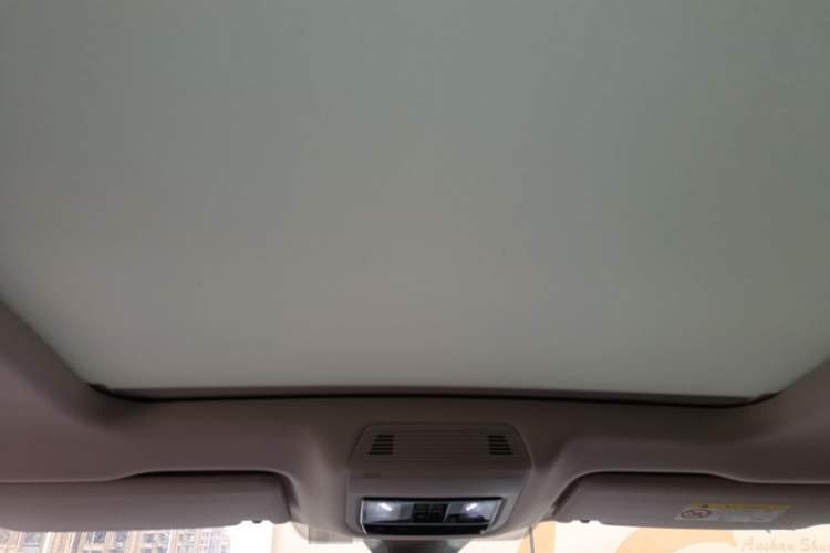 Used Volkswagen Tavendor 2024 380TSI All-Wheel Drive R-Line Cruise Edition