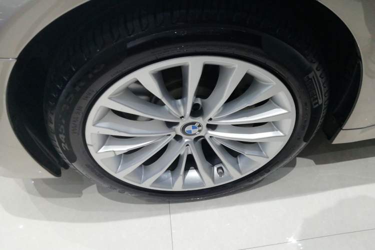 Used BMW 5 Series 2019 Facelifted 530Li Leading Edition Luxury Package