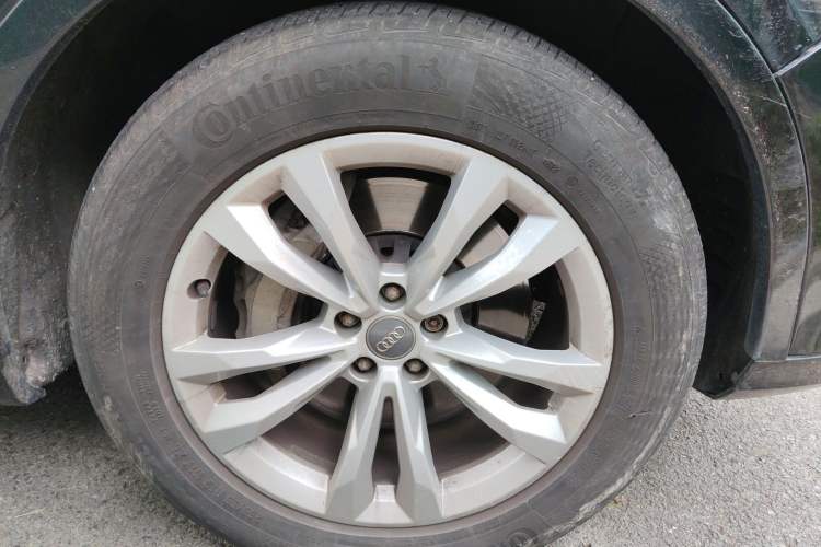 Used Audi Q7 2018 40 TFSI Comfort Model
