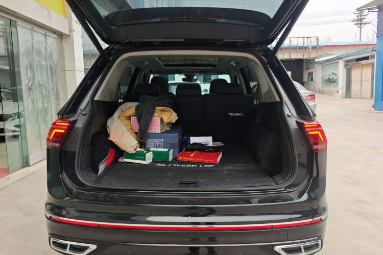 Used Volkswagen Tiguan L 2023 330TSI Automatic Two-Wheel Drive R-Line Enjoyment Edition