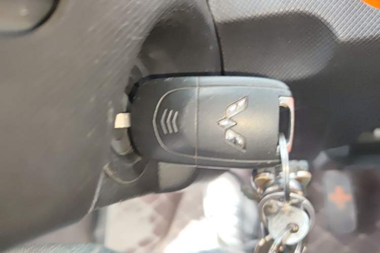 Used Wuling Hongguang MINIEV 2022 Zizai Version Lithium Iron Phosphate Vehicle Key