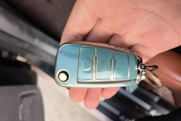 Used Chery QQ Ice Cream 2024 Youth Edition 205km Milkshake