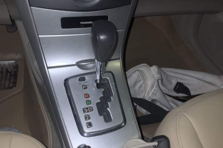 Used Toyota Corolla 2012 Luxurious Edition 1.6L Automatic GL Gear Lever