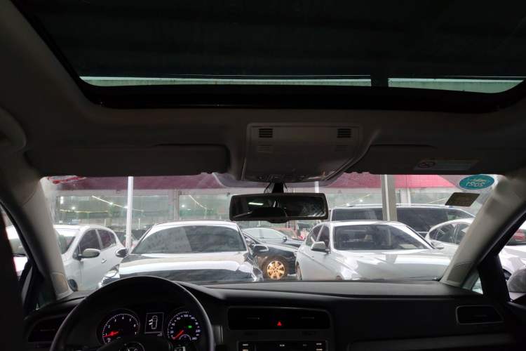 Used Volkswagen Golf (Import) 2015 1.4TSI Comfort Travel Edition
