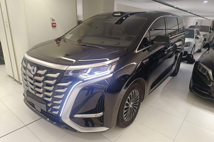 Used Denza D9 2025 DM-i Smart Drive 1020 Four-Wheel Drive Premium Model